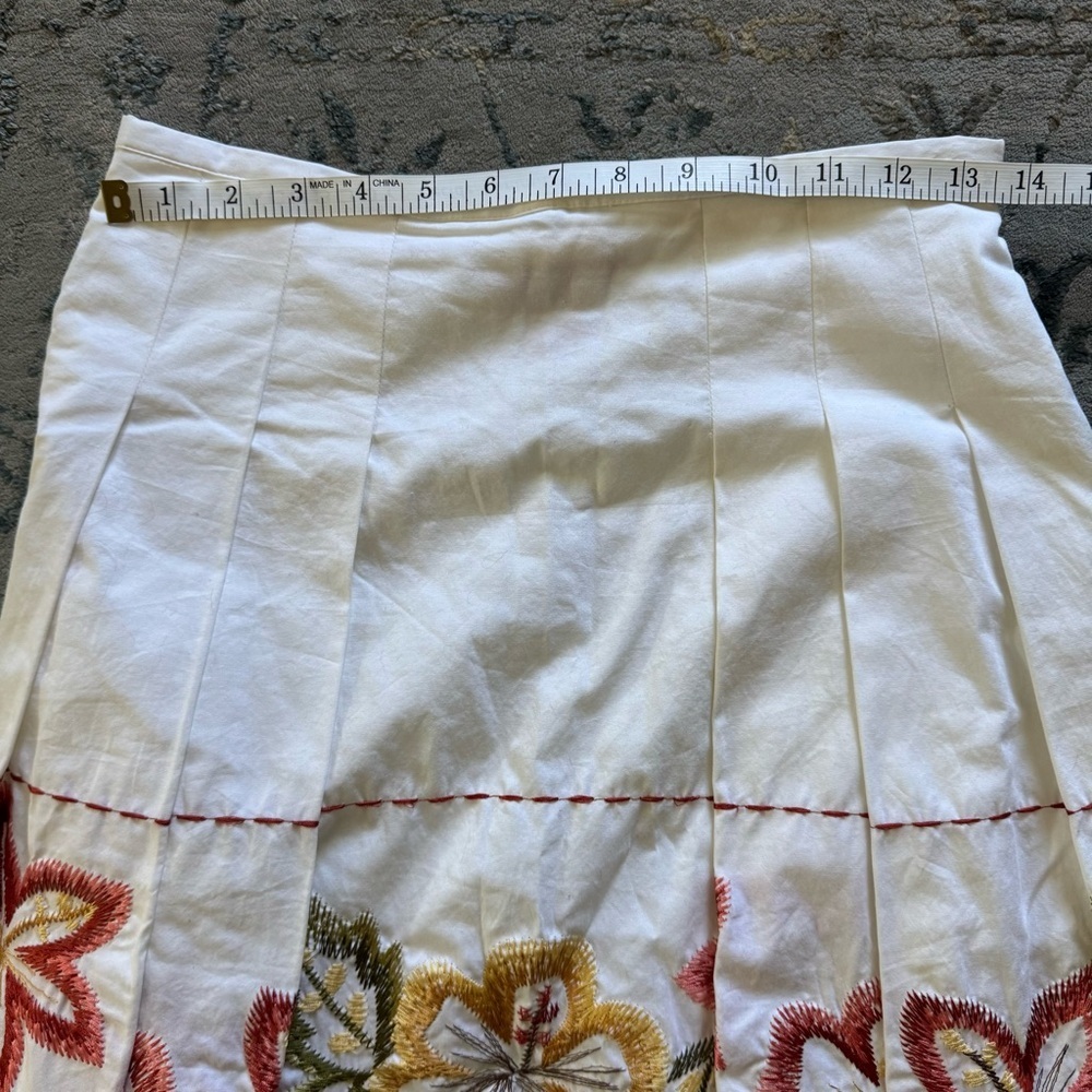Sunny Leigh Vintage Embroidered Floral Skirt – Size 4P - Picture 11 of 12